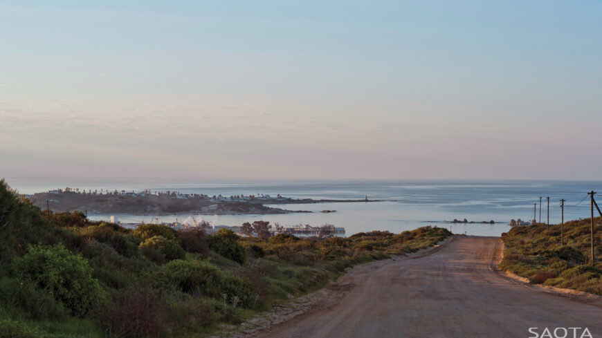 We leave you with an expansive shot of the gorgeous bay where this house resides.