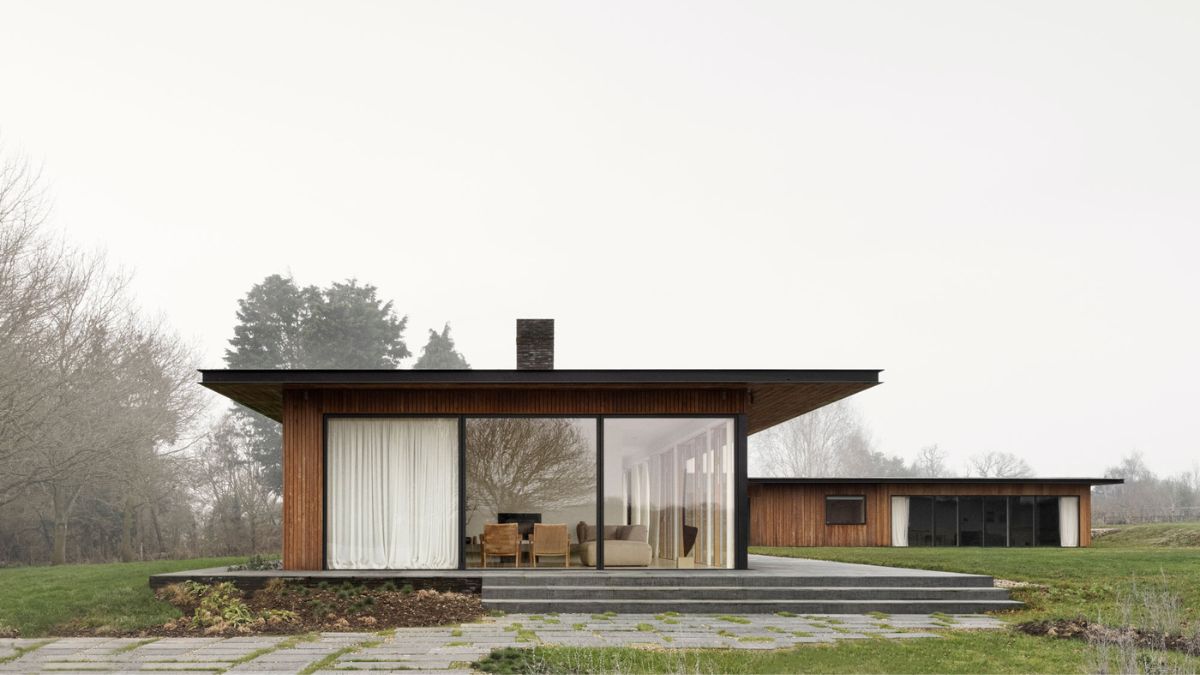 The house's architecture emphasizes transparency; nature becomes an intrinsic element of the inside. With a delicate and minimal steel structure, wooden window frames, and a vertical cladding in local larch that matches the existing structures on the site.