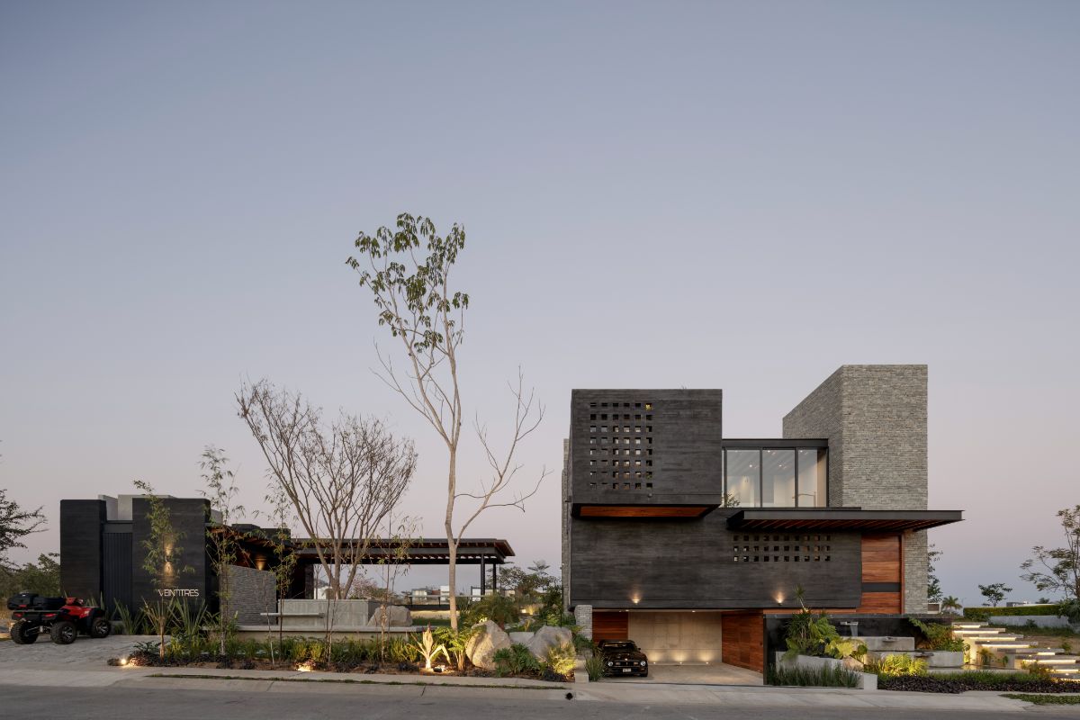 The outdoor view of the house and the patio.