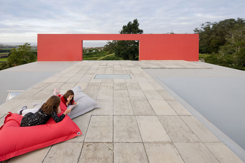 The top floor has a concrete finish to the deck, perfect for relaxation and viewing the scenery.