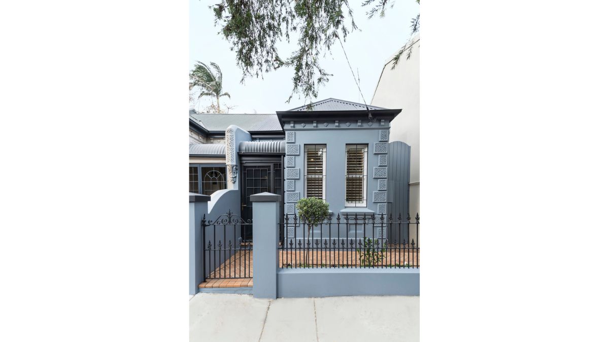 The dramatic contemporary rear of the house purposely contrasts with the original Victorian dwelling as well as a meticulous and genuine restoration of the house.