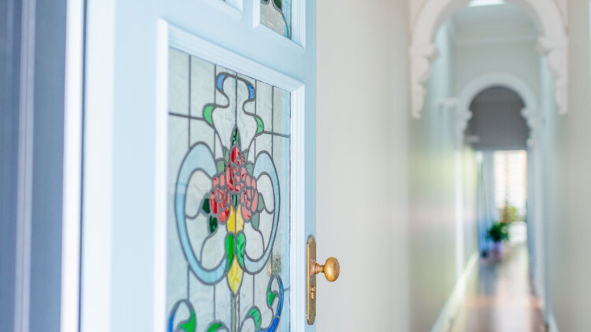 The striking light and the soaring ceilings are the first things you notice when you enter the house.