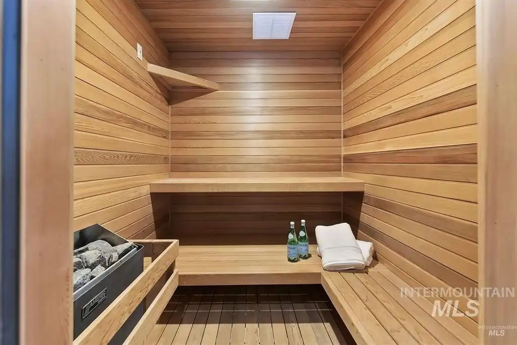 The sauna features a wooden bench which is best for relaxation.