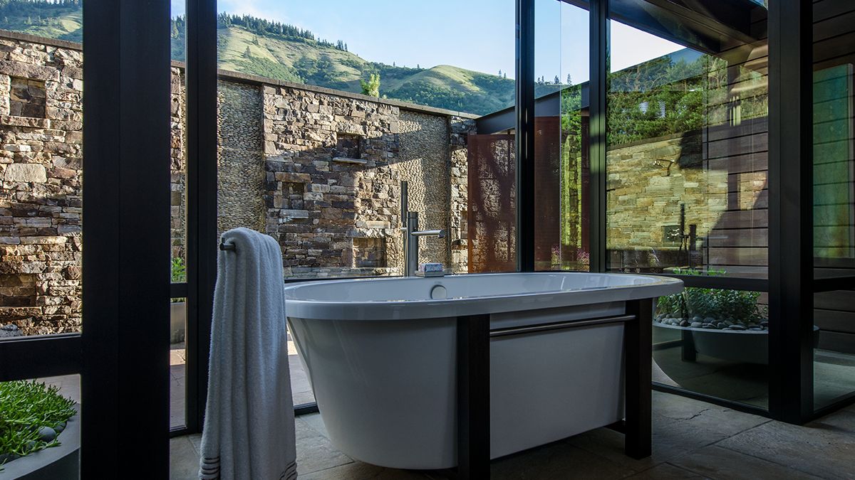 Your sense of independence and solitude is finest in the bathroom, which also has the nicest mountain view.