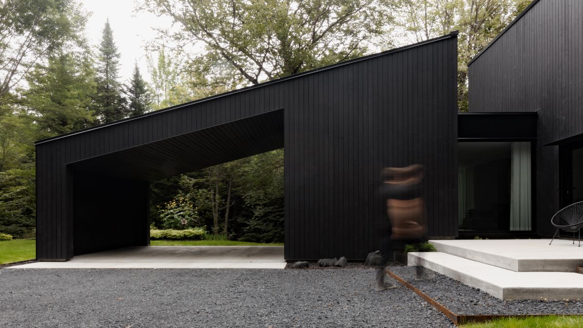 The House was carefully positioned between a sharp rocky incline and a tiny brook.