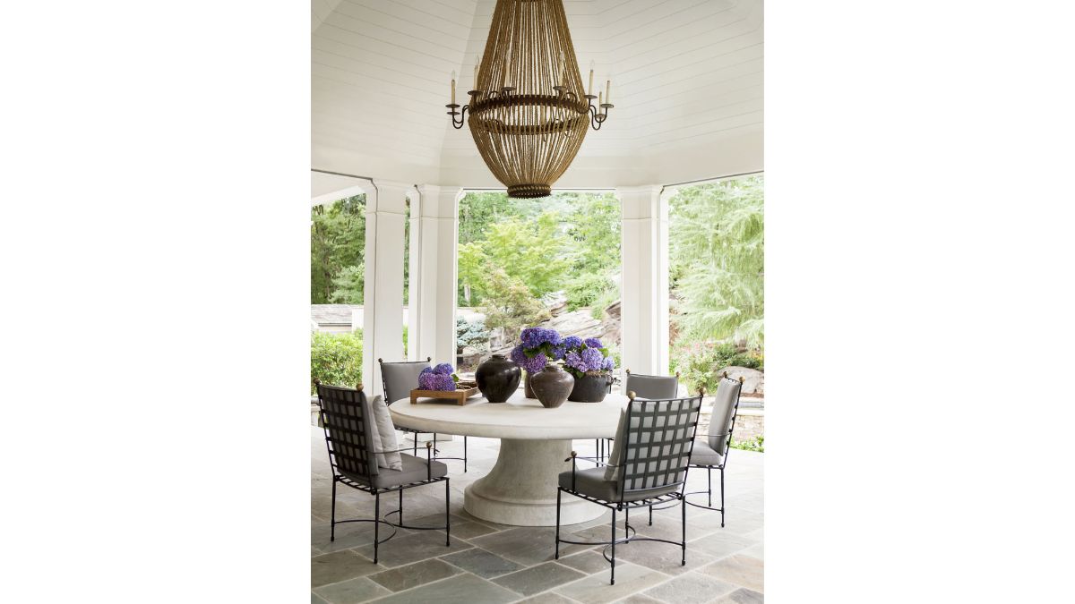 Timeless Glamour by Amy Morris Interiors patio.