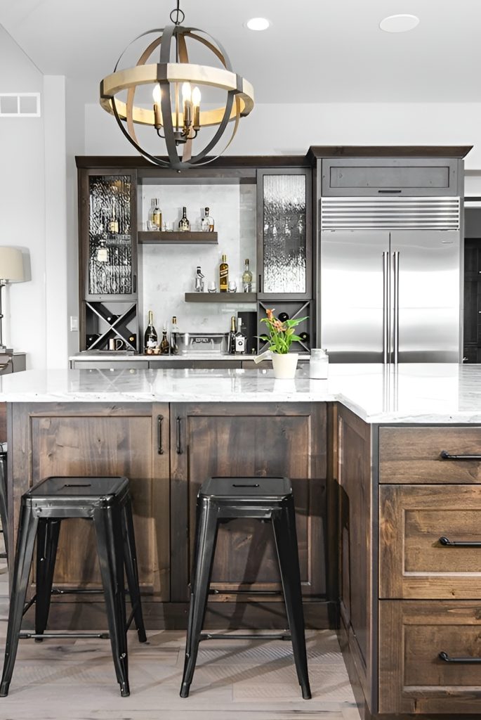 A couple of black bar stools complement the eating bar.