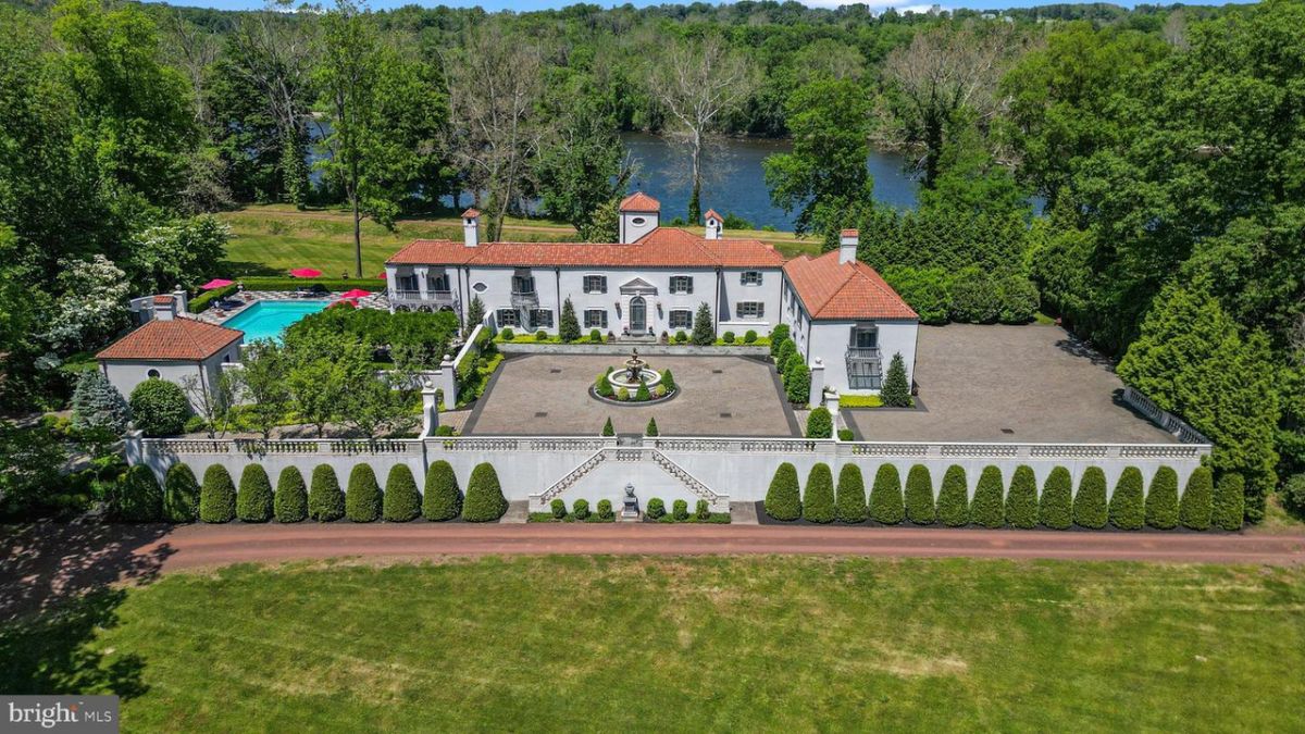 Mansion's aerial view.