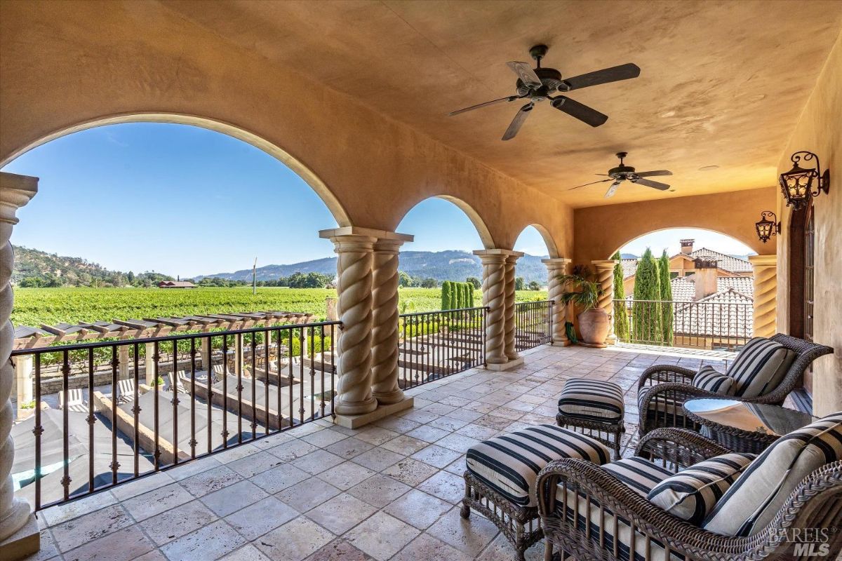 Balcony's living space