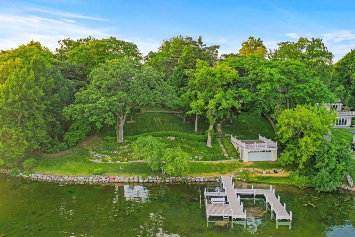 Dock at the back of the mansion.