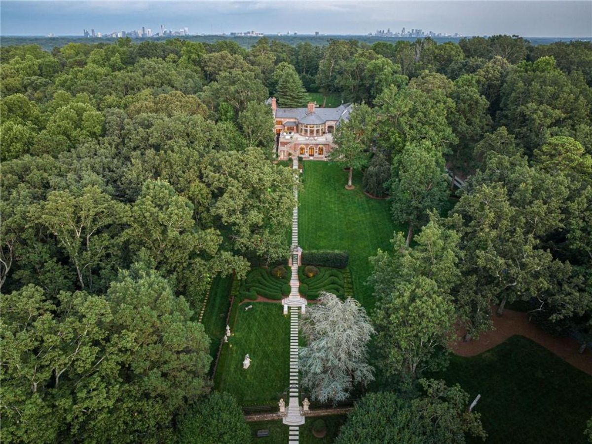 Aerial view of the mansion.