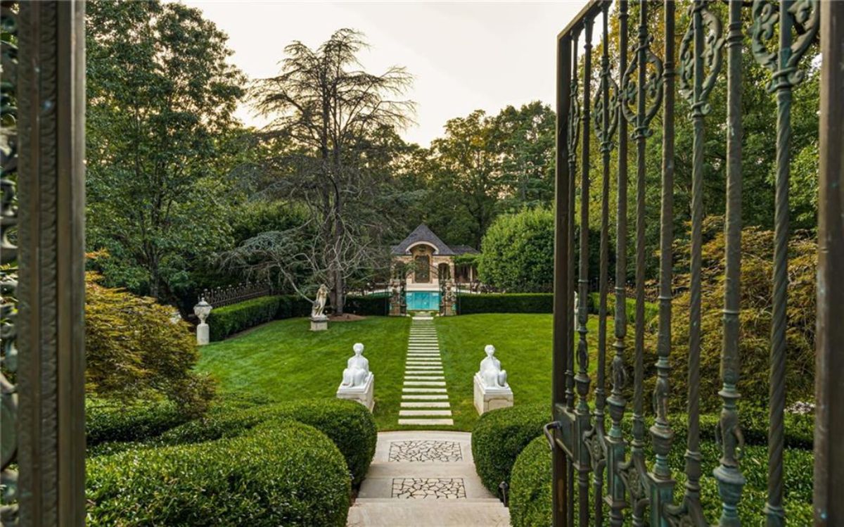 Walkway to the pool