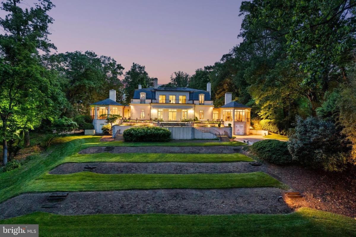 Rear view of the mansion.