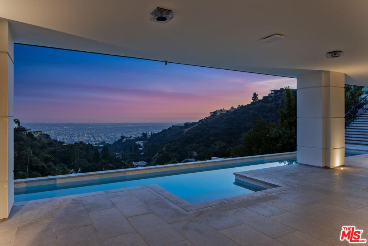 Infinity pool