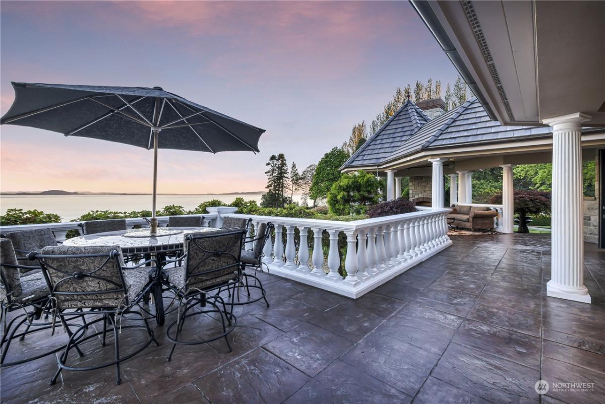 Patio overlooking the ocean.