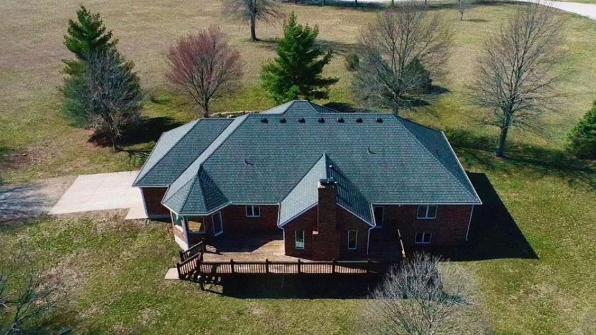 The aerial view of the house.