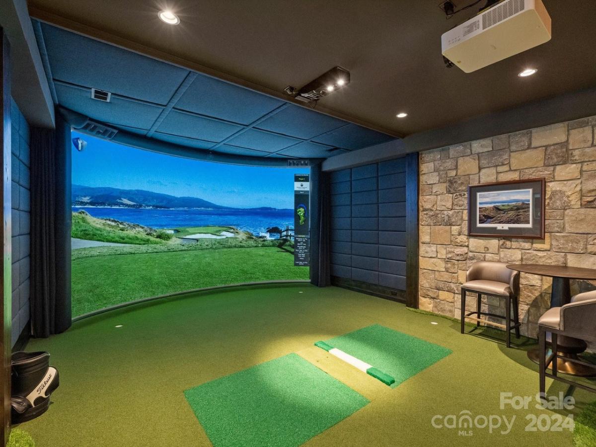 Golf simulator room