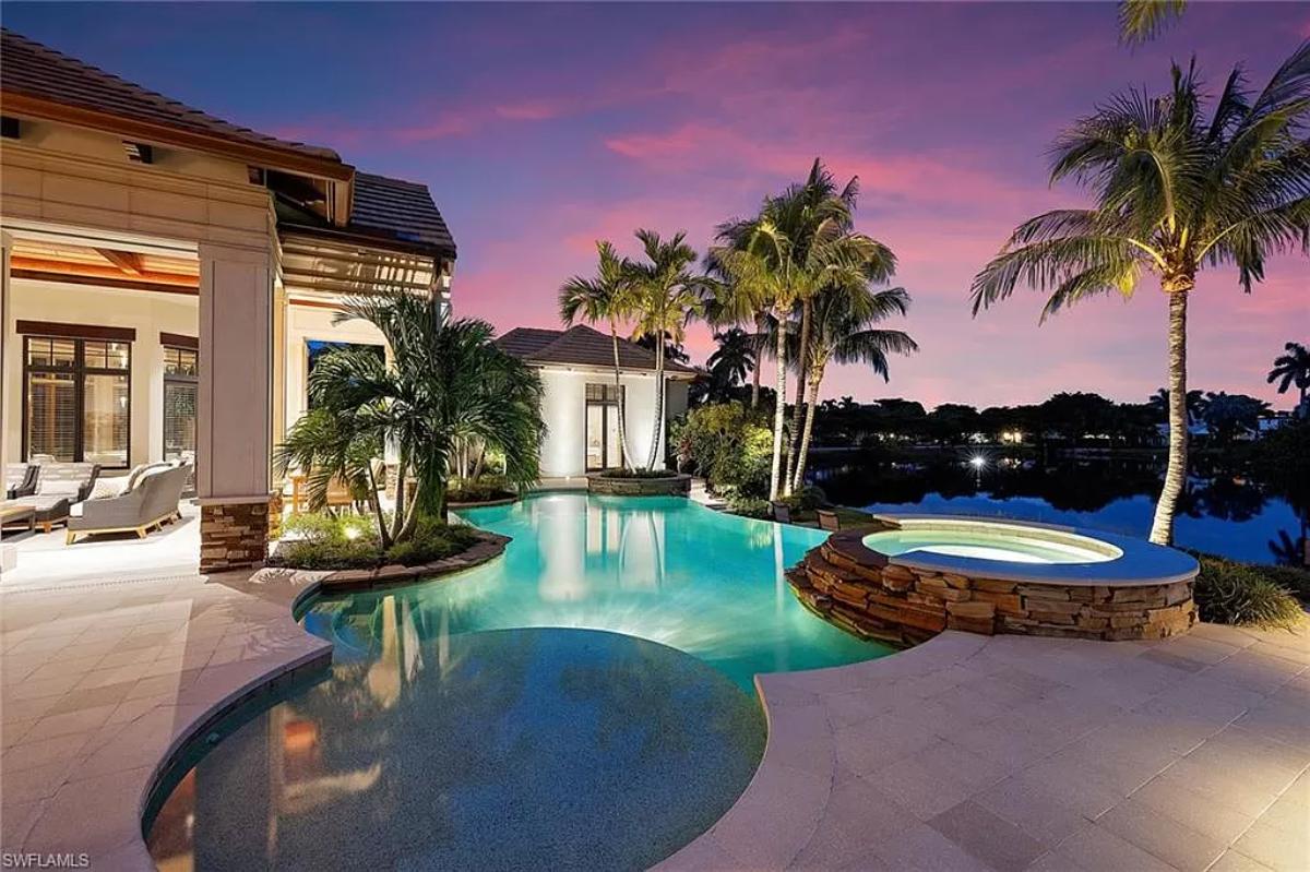 Pool with a jacuzzi.