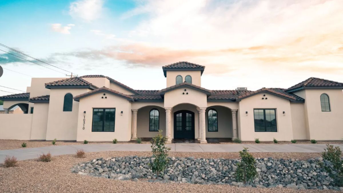 The front view of the house.