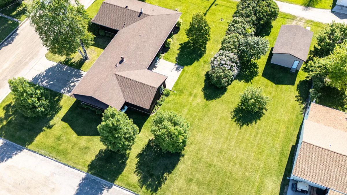 The aerial view of the house.