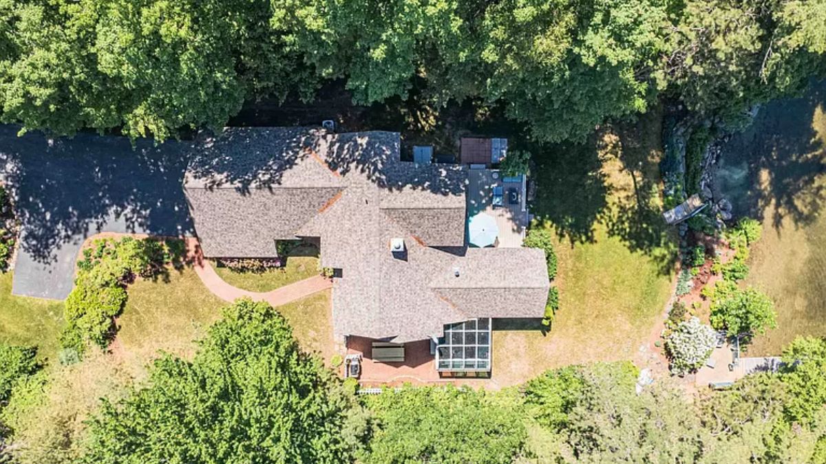 The aerial view of the house.