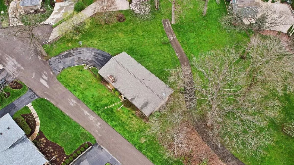 The aerial view of the house.