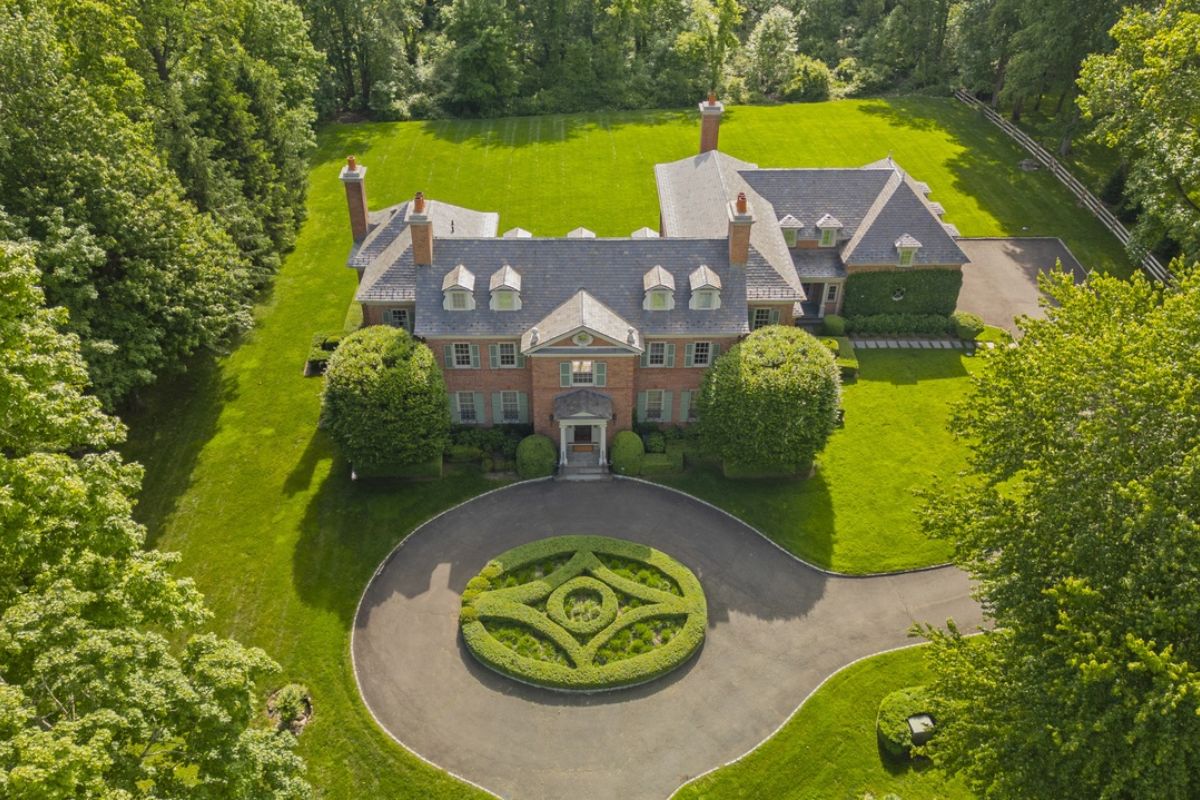 7,916 Sq. Ft. Property in New Canaan, CT ($5,495,000)