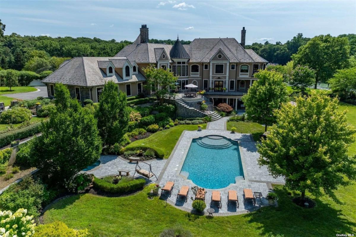 Aerial rear view of the mansion.