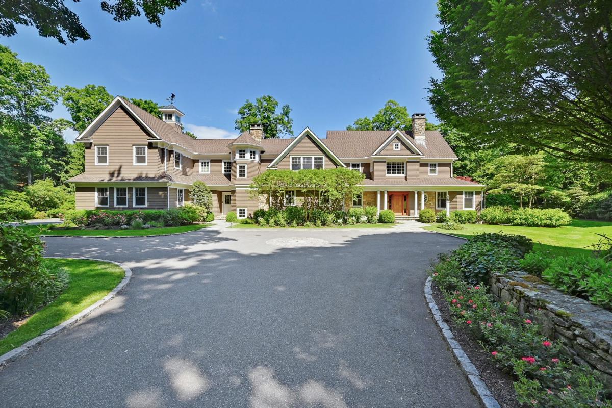 Tour this Quaint 8,971 Sq. Ft. Mansion with Sprawling Lawn and Tasteful Interior Design