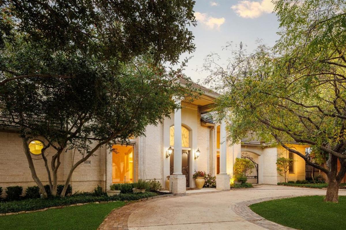 5,683 Sq. Ft. Mansion in Dallas, TX ($1,425,000)