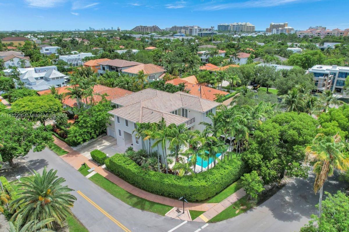 5,528 Sq. Ft. Mansion in Key Biscayne, FL ($7,550,000)