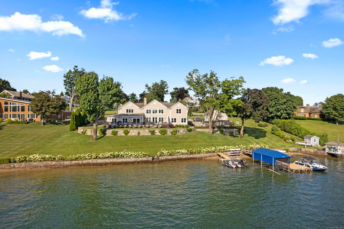 6,354 Sq. Ft. Mansion in Brookfield, CT ($3,990,000)