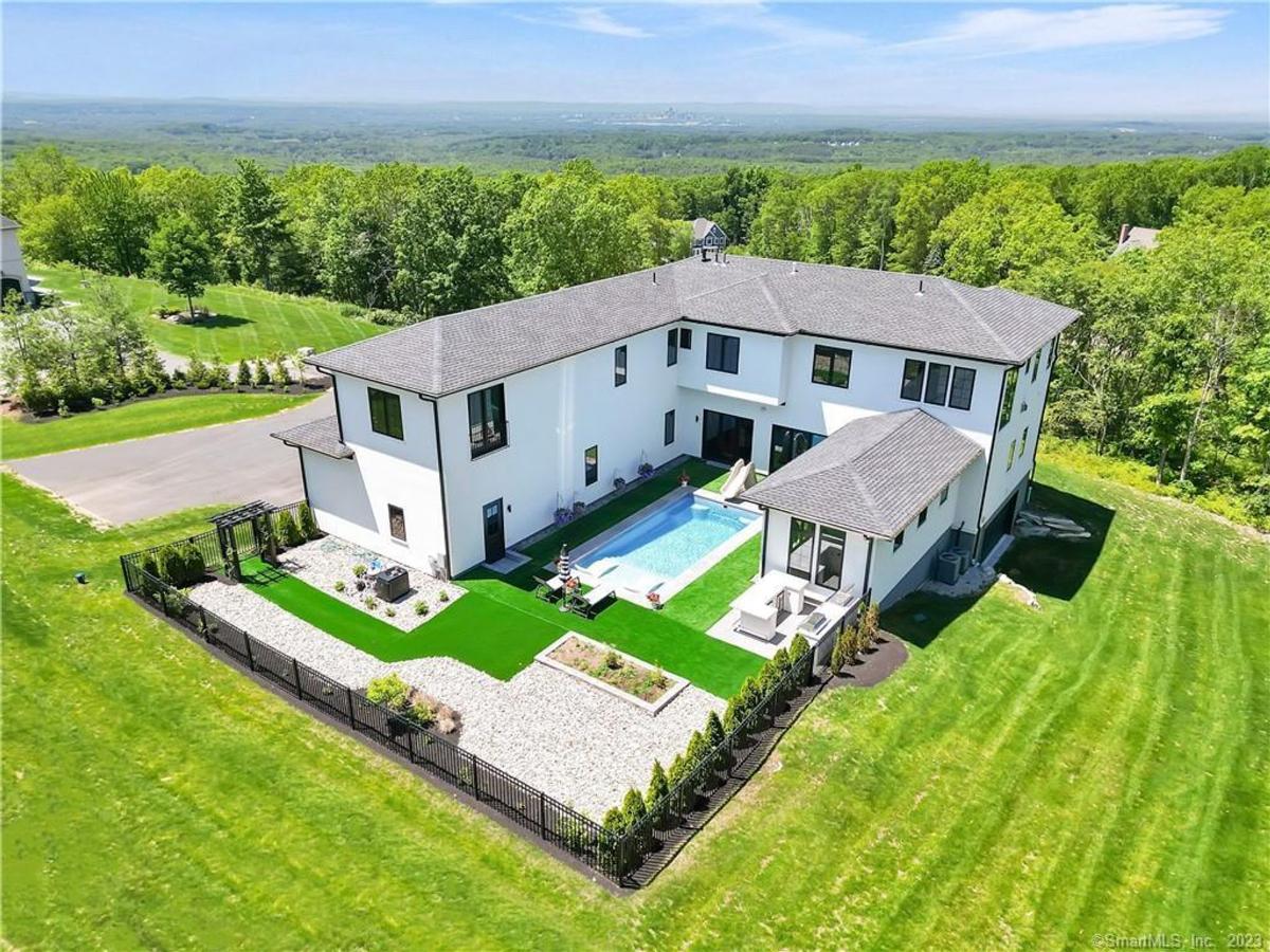 4,983 Sq. Ft. Estate in Glastonbury, CT ($3,999,999)