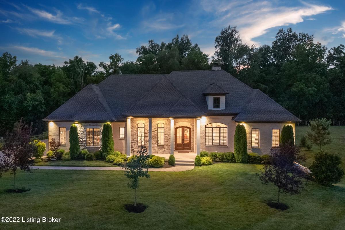 5,276 Sq. Ft. Mansion in Goshen, KY ($1,260,000)