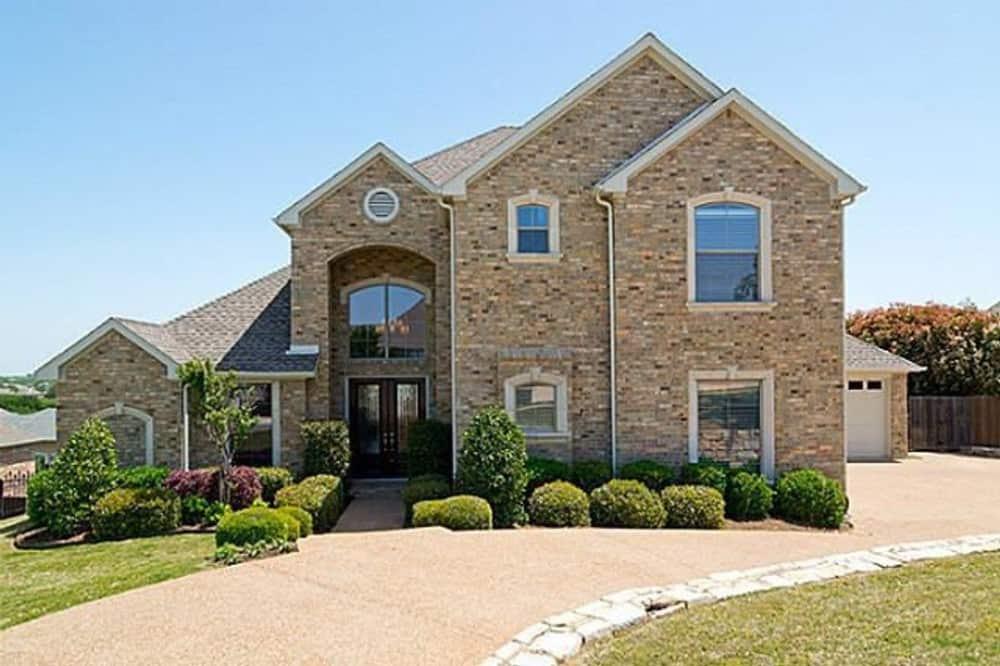 Classic Brick Facade with Symmetrical Design Elements