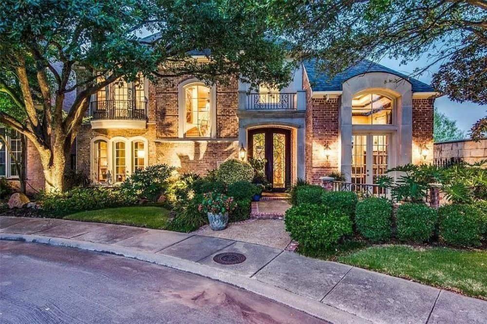 Charming Brick Facade with Elegant Arched Windows