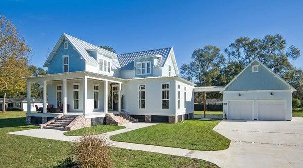 Classic Farmhouse with a Wraparound Porch and Modern Touches