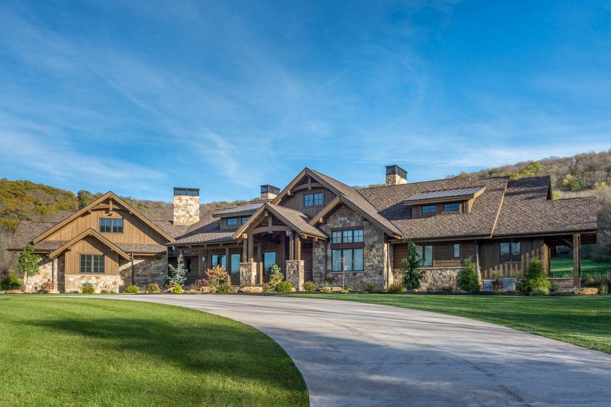 Rustic Mountain Lodge with Stone Facade and Timber Accents