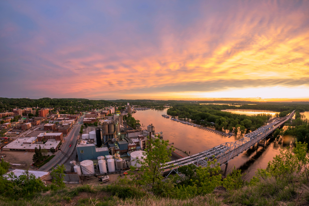 20 of the Most Scenic River Towns in the Midwest