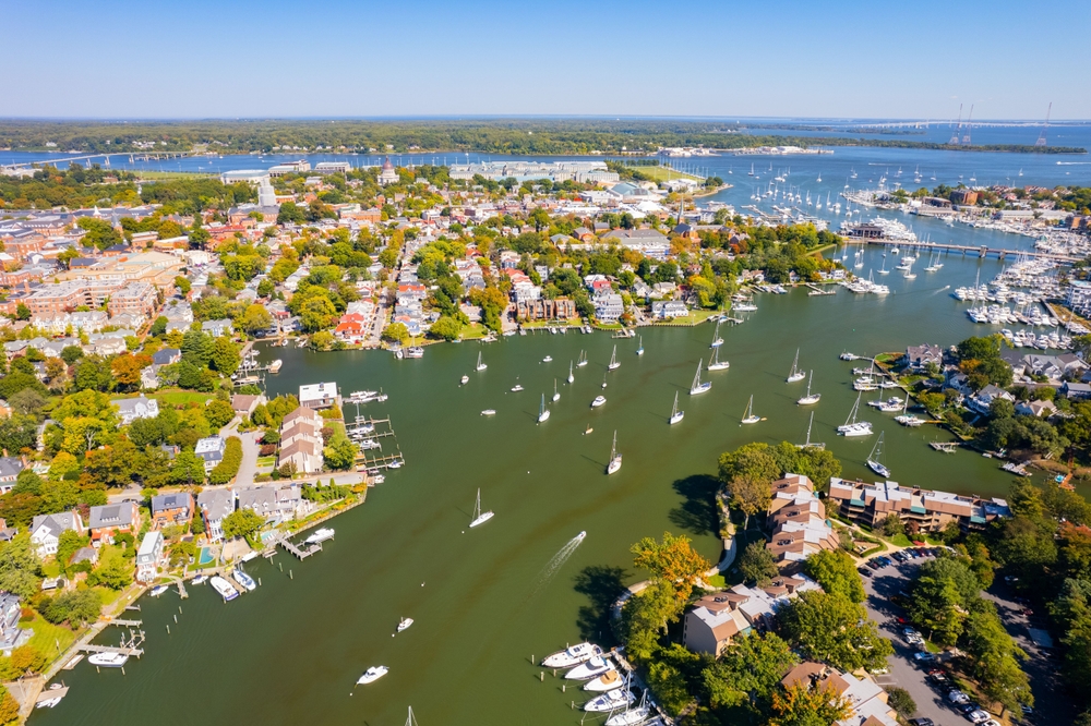 15 of the Best Small Towns for Boating Enthusiasts Throughout America (for Relocating to or Visiting)