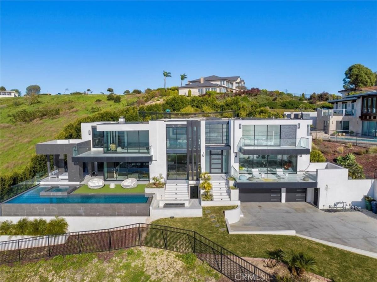 7,634 Sq. Ft. Mansion in Rancho Palos Verdes, CA ($13,499,999)