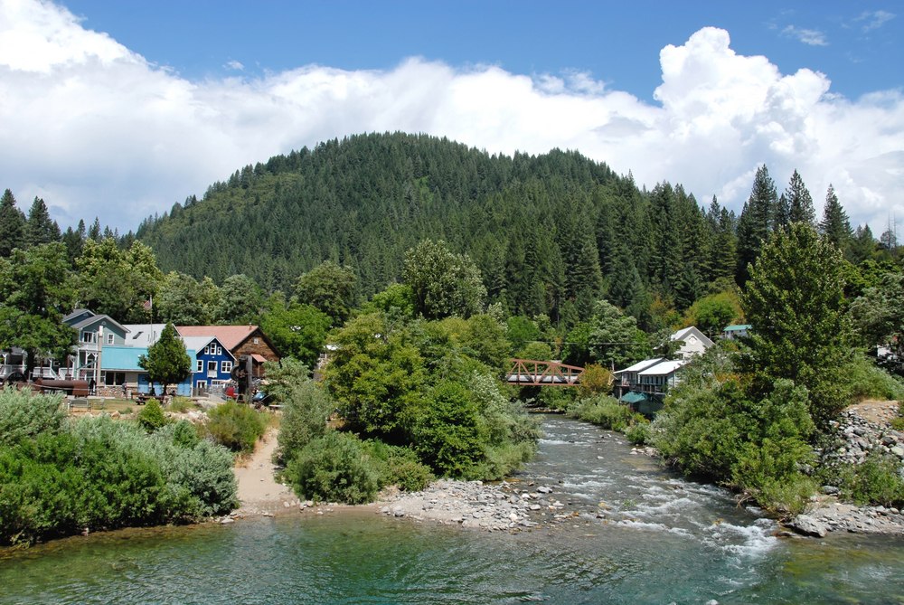 10 Secluded Towns in the Sierra Nevada that are the Perfect Gateways to Outdoor Adventures