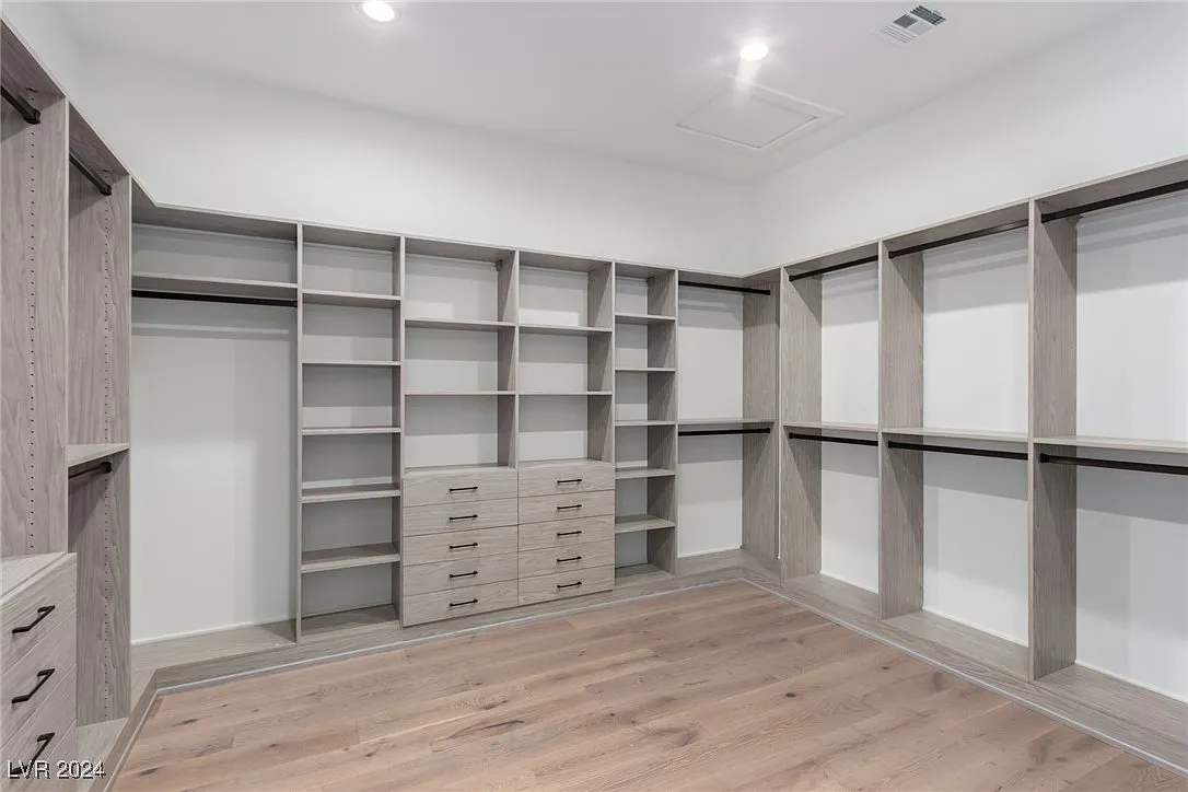 Walk-in Closet