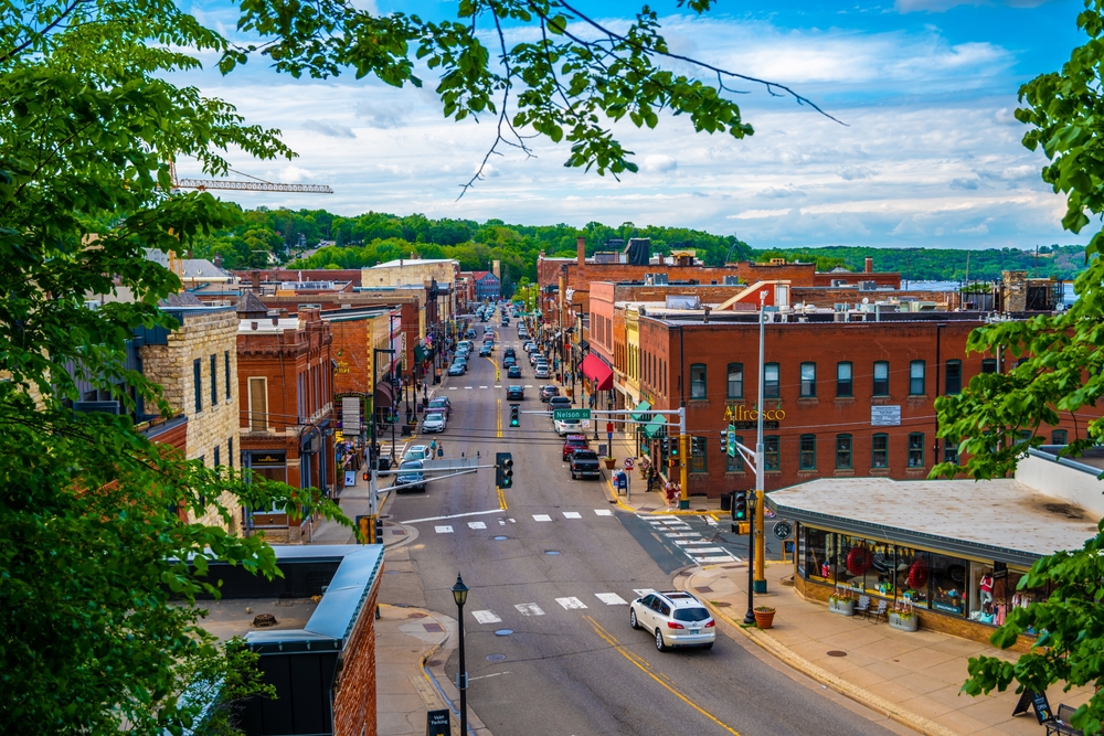 15 of the Best Small Towns for Antique Bookstores and Libraries