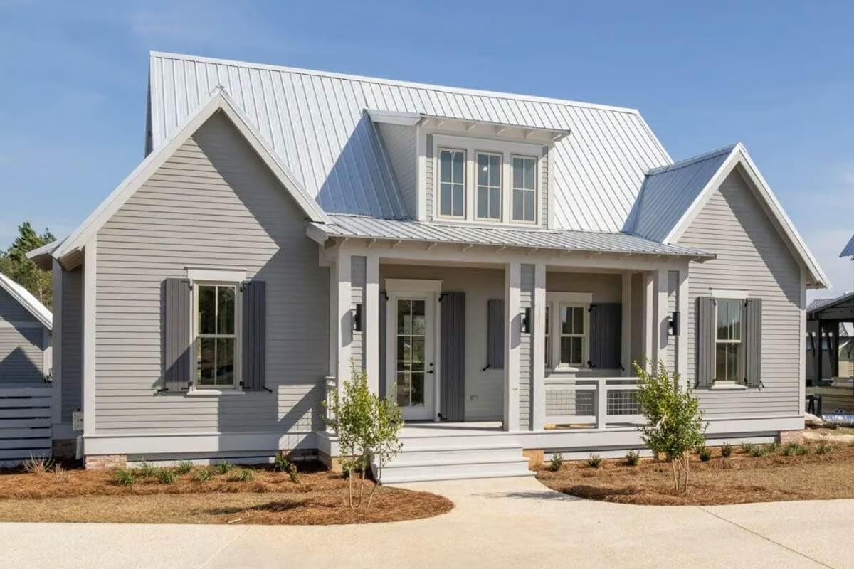 Southern-Style 3-Bedroom Vacation Home with Loft and Open-Concept Living (Floor Plan)