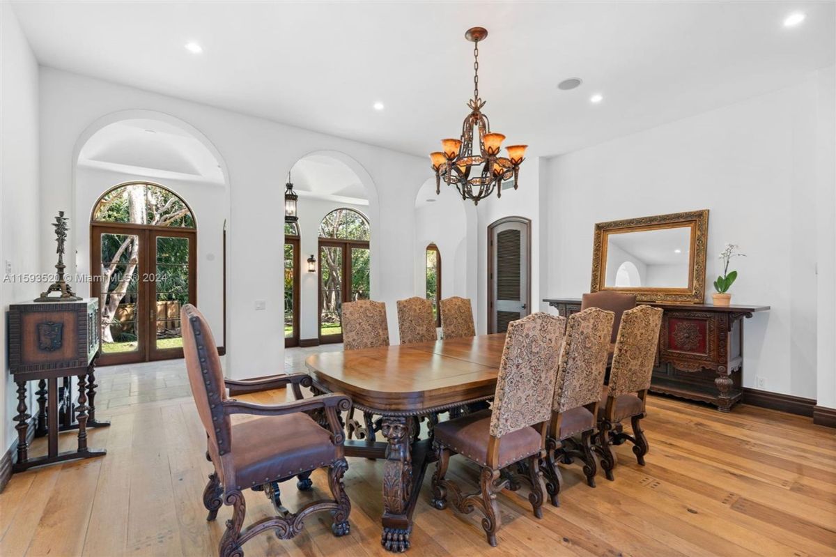 Elegant dining room