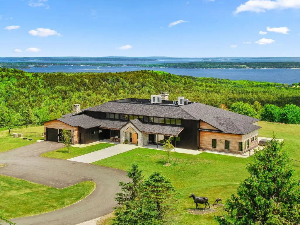 5 Secluded Mansions in Maine with Unforgettable Settings