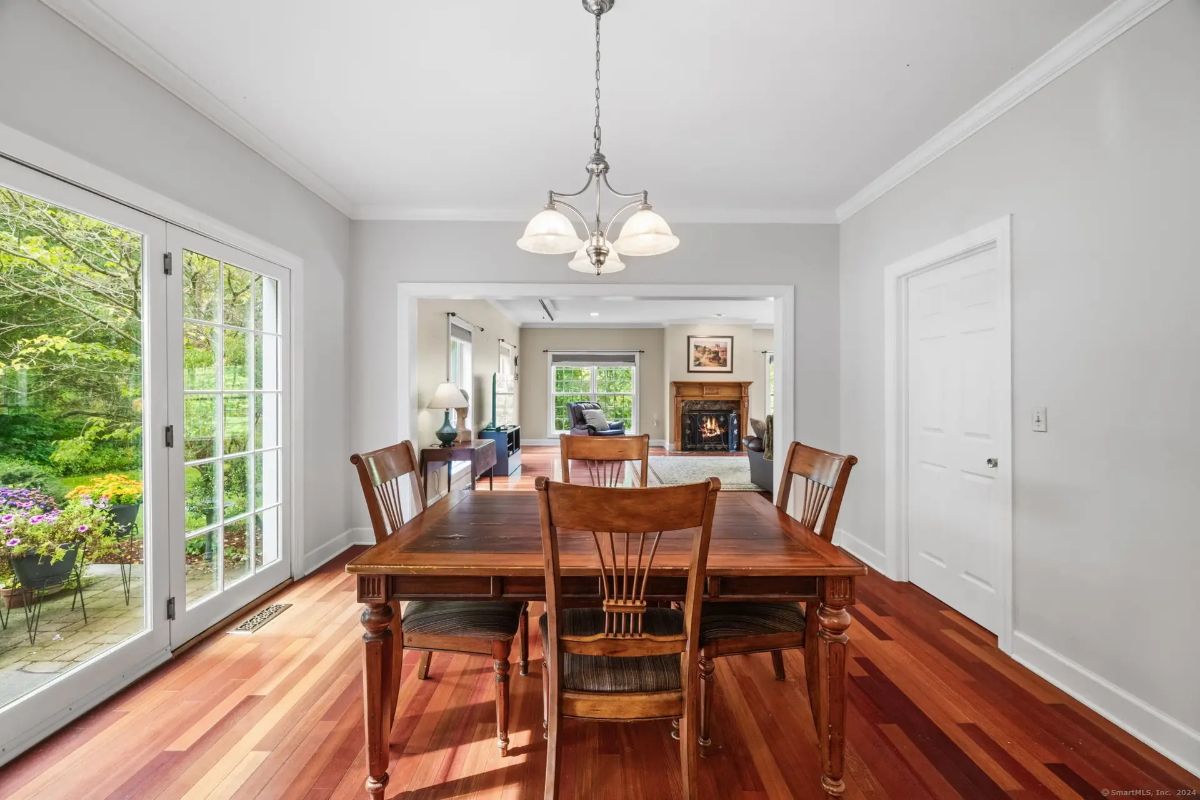 Formal dining room