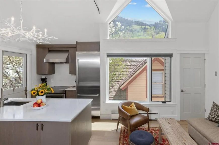 This 2-bedroom, 2-bathroom condominium, spanning 863 sq. ft., is listed for $1,995,000 and is ideally located on Oak Street, just one block from the Telluride Gondola and Main Street.