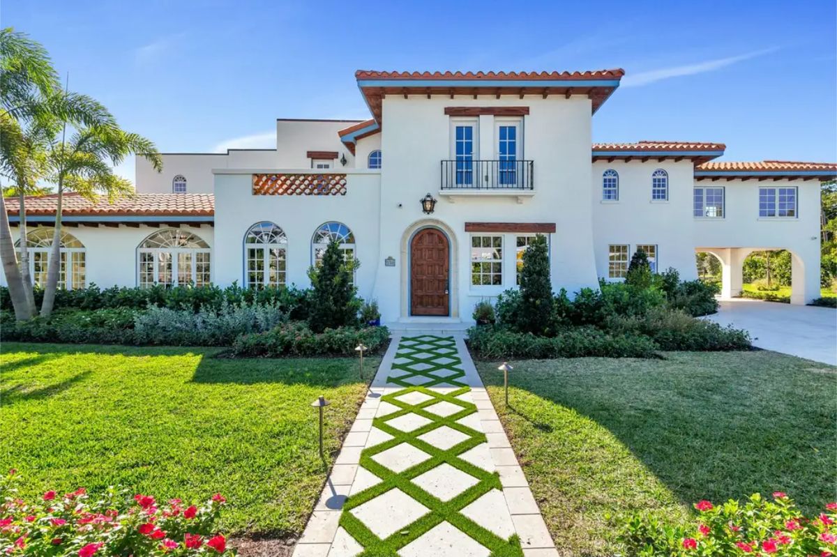 This 1924 Mediterranean-style estate in Prospect Park spans 24,829 square feet of land and includes 7,494 living square feet across two structures.